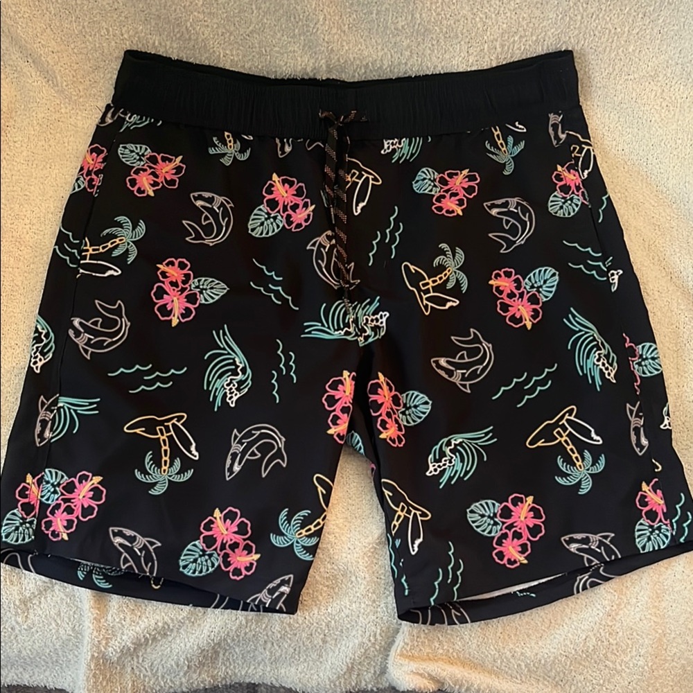 W Departwest Neon Island Board Shorts Men’s Size Medium Sharks & Tropical Flower